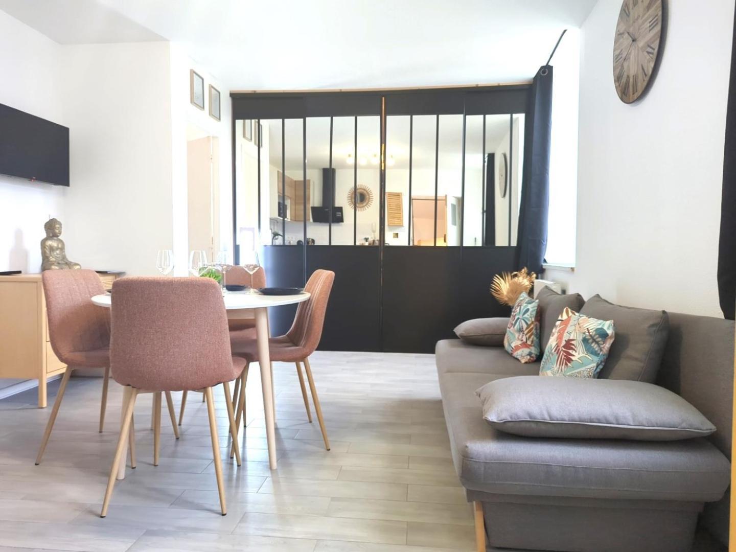Bel Appartement Meximieux Centre Ville 2 Chambres エクステリア 写真