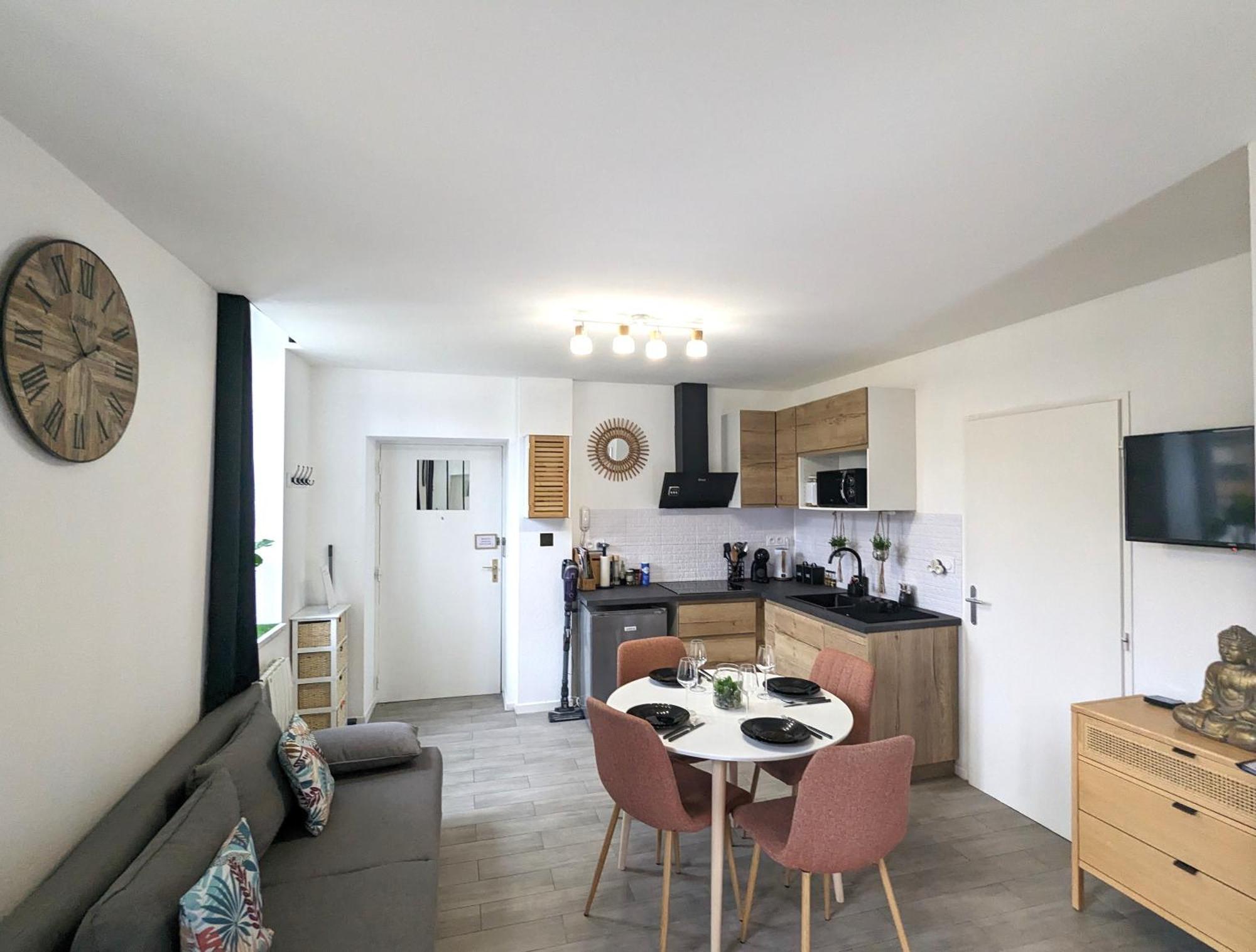 Bel Appartement Meximieux Centre Ville 2 Chambres エクステリア 写真